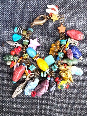 HAND MADE CHUNKY CHARM BRACELET FULL OF VARIOUS BEADED CHARMS & FIGURES 8" L